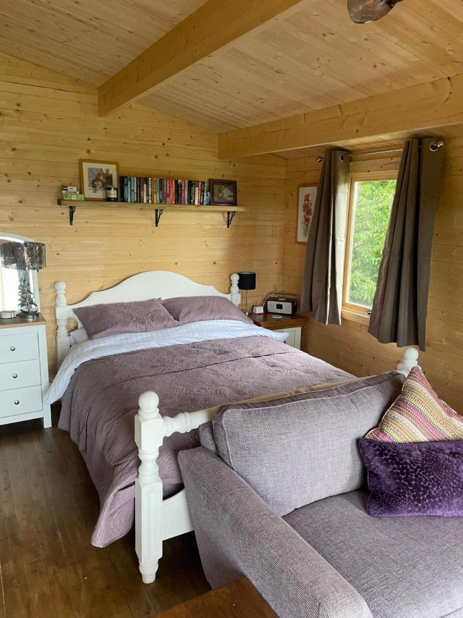 Cosy Cabin In Annie'S Meadow West Meon Экстерьер фото